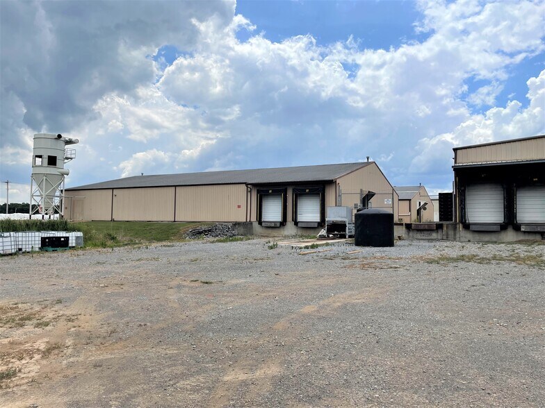 More Photos Of 134 Roger Thomas Rd, Cadiz Warehouse For Sale