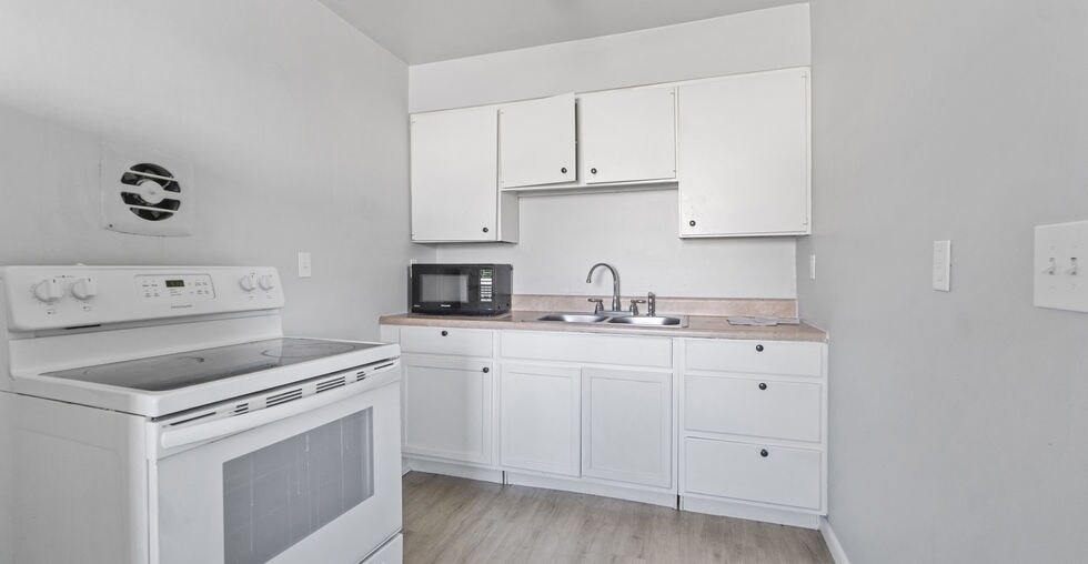 More Photos Of 2500 Leo St, Norfolk Apartments For Sale