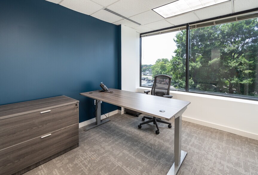 More Photos Of 1577 Spring Hill Rd, Vienna Office For Lease