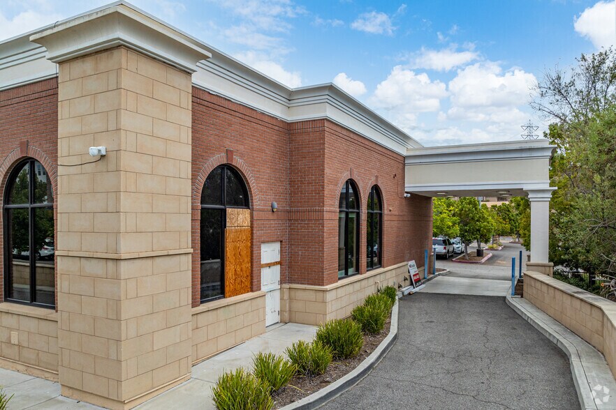 More Photos Of 1705 San Elijo Rd, San Marcos Bank For Lease