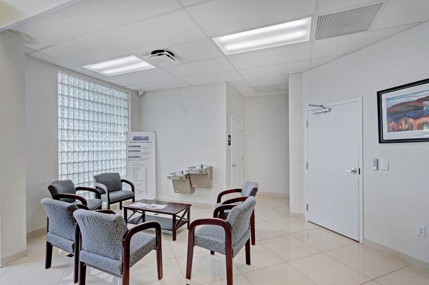More Photos Of 3537 Forest Hill Blvd, West Palm Beach Medical For Lease