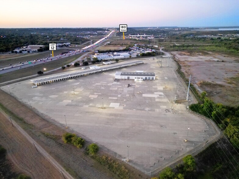 Primary Photo Of 1501 N Walton Walker Blvd, Dallas Truck Terminal For Lease