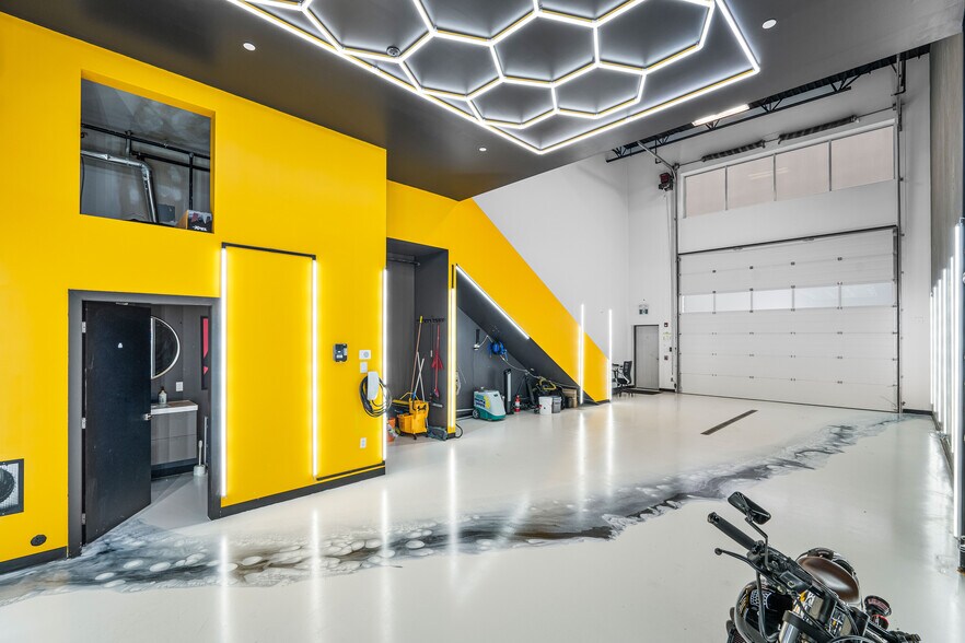More Photos Of 1750 120 Av NE, Calgary Warehouse For Sale