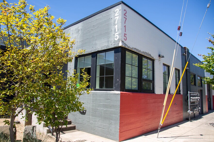More Photos Of 2705-2715 SE 8th Ave, Portland Loft Creative Space For Lease