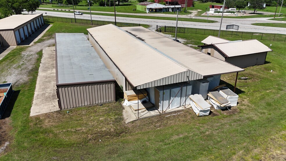 More Photos Of 118 US Hwy 69 hwy, Point Self Storage For Sale
