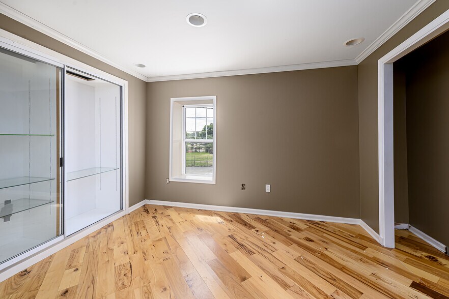 More Photos Of 1809 Minnesota Ave, Kansas City Storefront Retail Residential For Sale