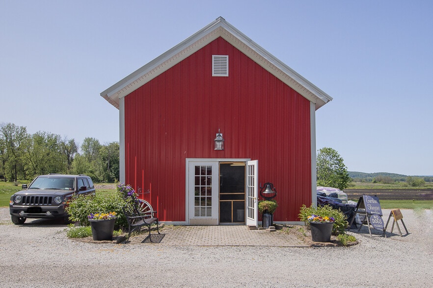 More Photos Of 73 Little York Rd, Warwick Garden Center For Sale