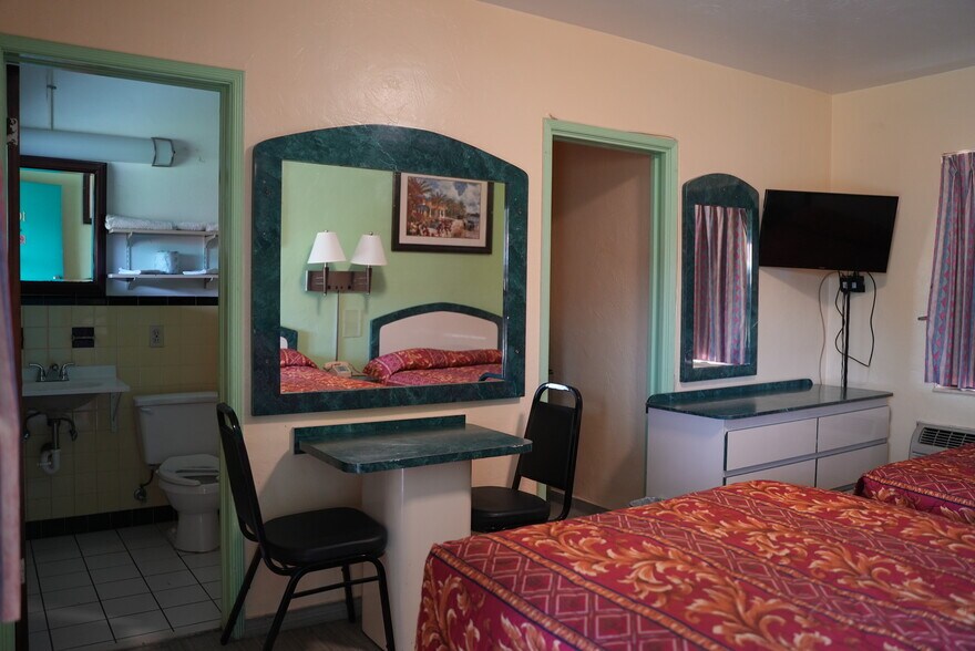 More Photos Of 418 S Federal Hwy, Hollywood Hotel For Sale