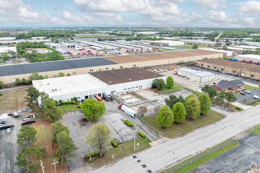 More Photos Of 4140 BF Goodrich, Memphis Distribution For Lease