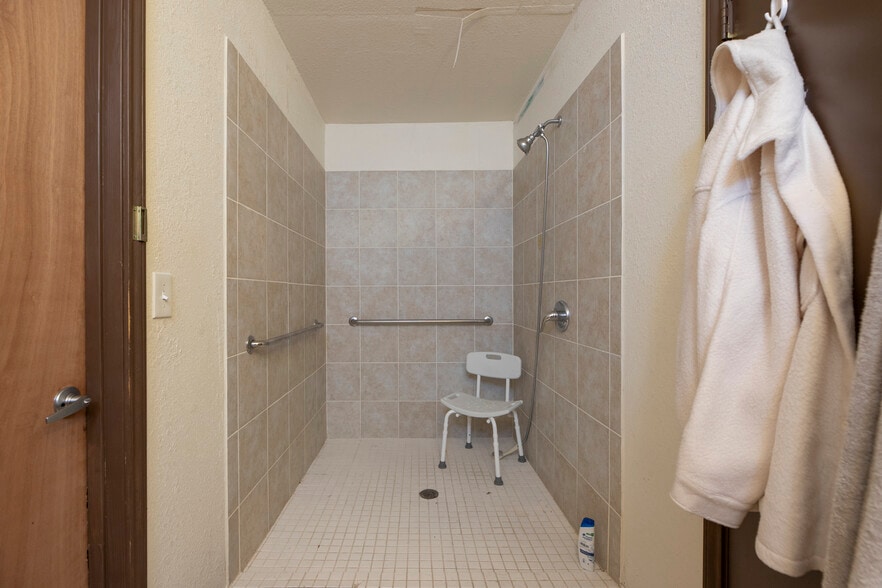 More Photos Of 2522 Holly Hill Dr, San Antonio Medical For Lease