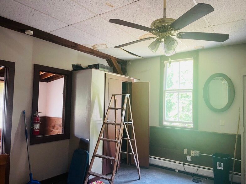 More Photos Of 76 W Stafford Rd, Stafford Springs Auto Repair For Sale