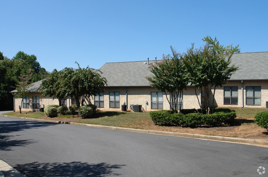 More Photos Of 875 Old Roswell Rd, Roswell Office For Sale