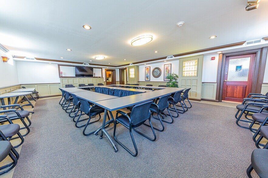More Photos Of 429 E Vermont St, Indianapolis Loft Creative Space For Sale