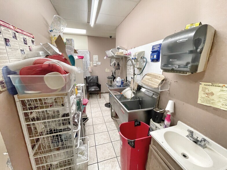 More Photos Of 601-605 E Emma Ave, Springdale Convenience Store For Sale
