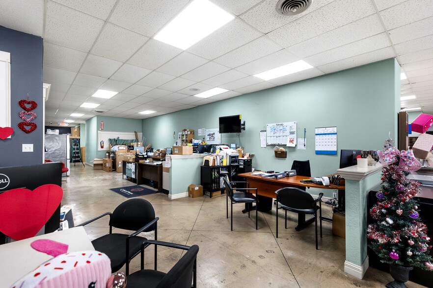 More Photos Of 3101 N 10th St, McAllen General Retail For Lease