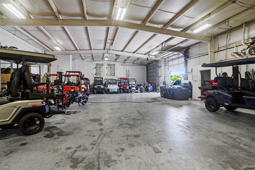 More Photos Of 2137 Savannah Hwy, Charleston Freestanding For Sale