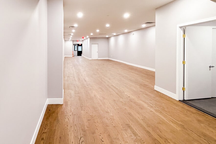 More Photos Of 43 Murray St, New York Apartments For Lease