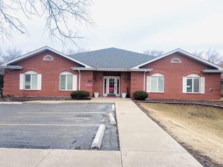 More Photos Of 17236 Harlem Ave, Tinley Park Office For Sale