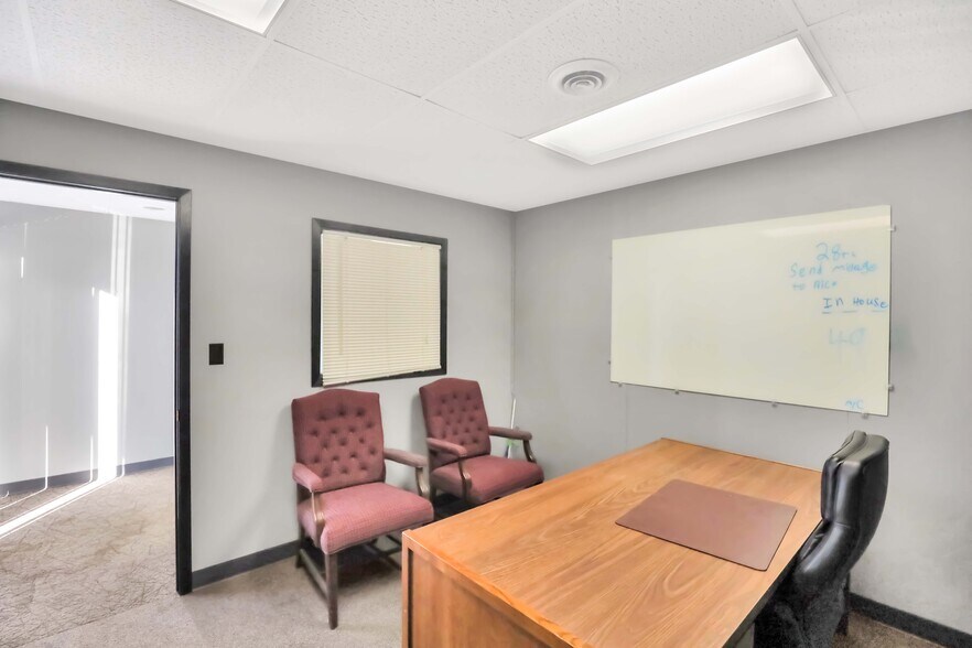 More Photos Of 1717-5765 NE 58th Ave, Des Moines Industrial For Sale