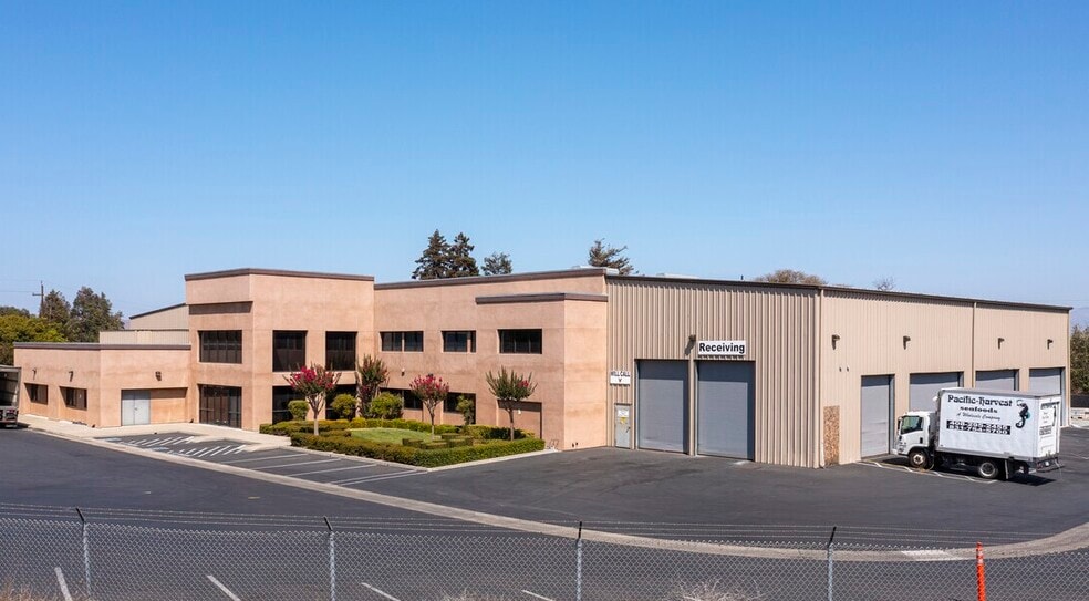 More Photos Of 800 Salinas Rd, San Juan Bautista Distribution For Sale