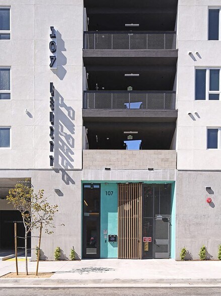 More Photos Of 107 S Hewitt St, Los Angeles Apartments For Lease