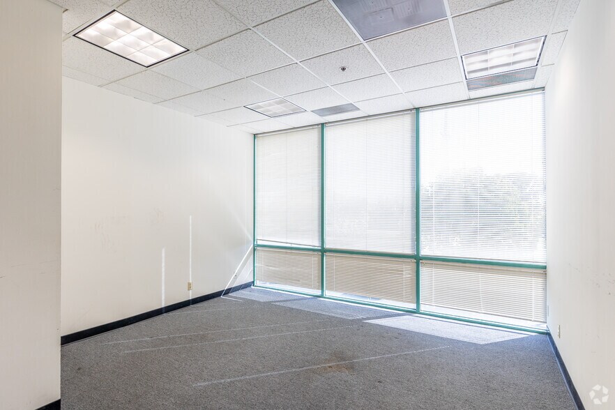 More Photos Of 1971 W 190th St, Torrance Office For Lease