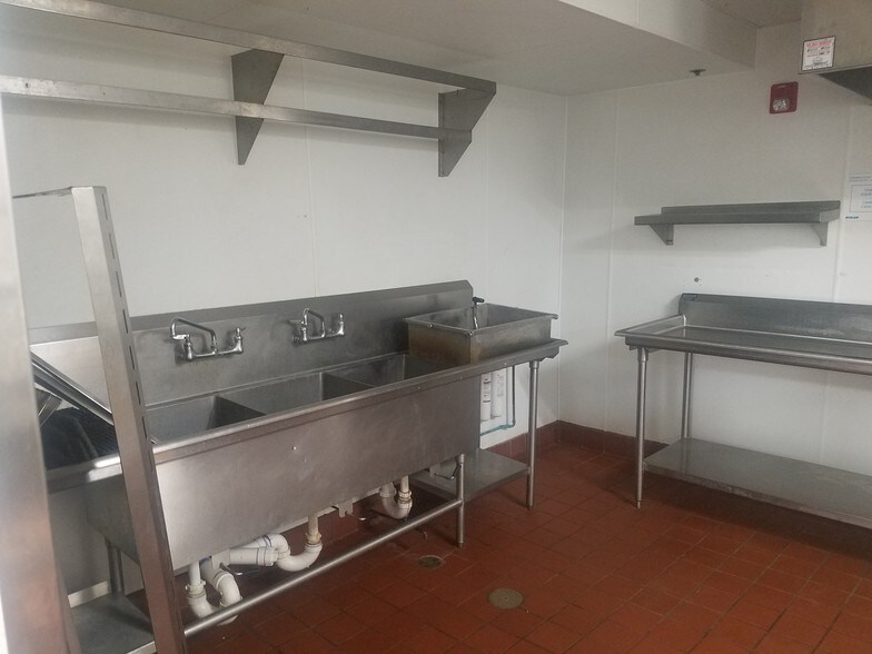 More Photos Of 1405 Mn-33 S, Cloquet Restaurant For Lease