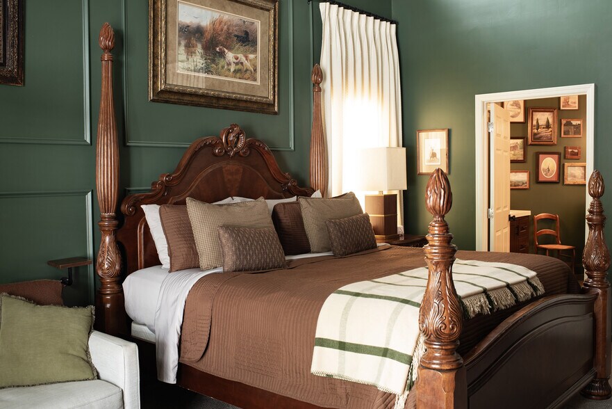 More Photos Of 477 W First St, Blue Ridge Hospitality For Sale