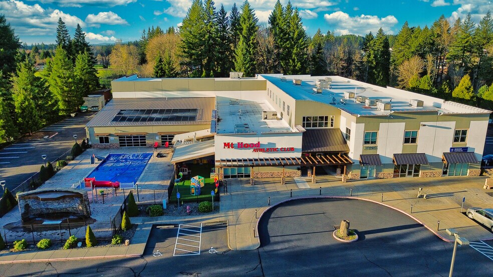 More Photos Of 37095 Us-26 Hwy, Sandy Health Club For Sale