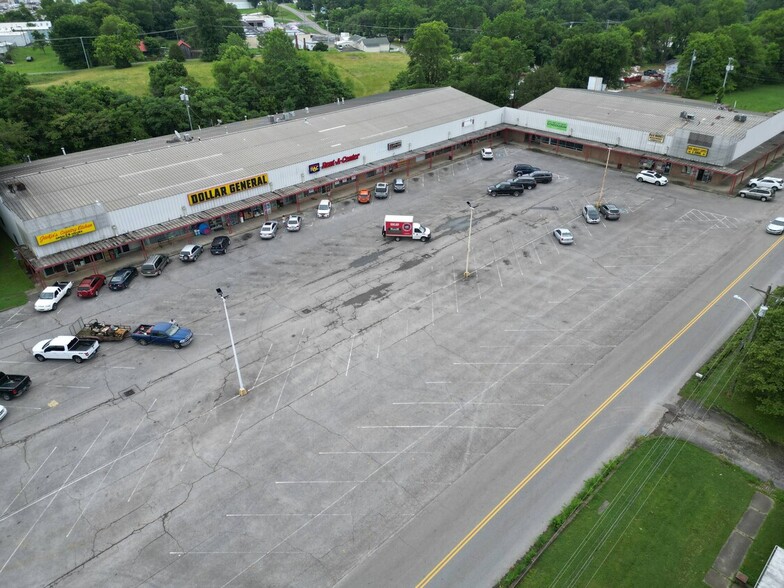 More Photos Of 924 Providence Blvd, Clarksville Unknown For Lease