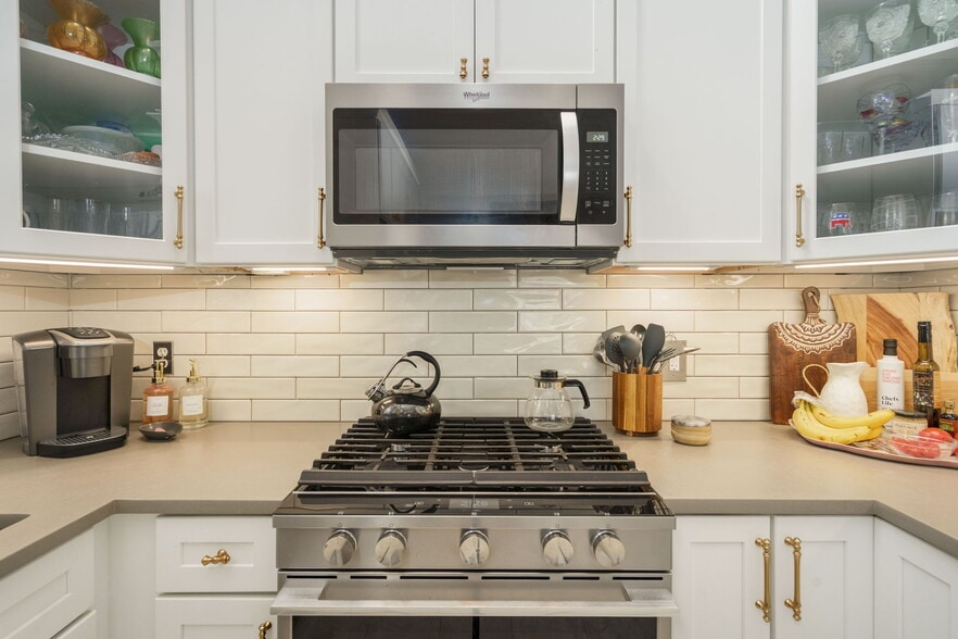 More Photos Of 206 E Liberty St, Milford Office For Sale