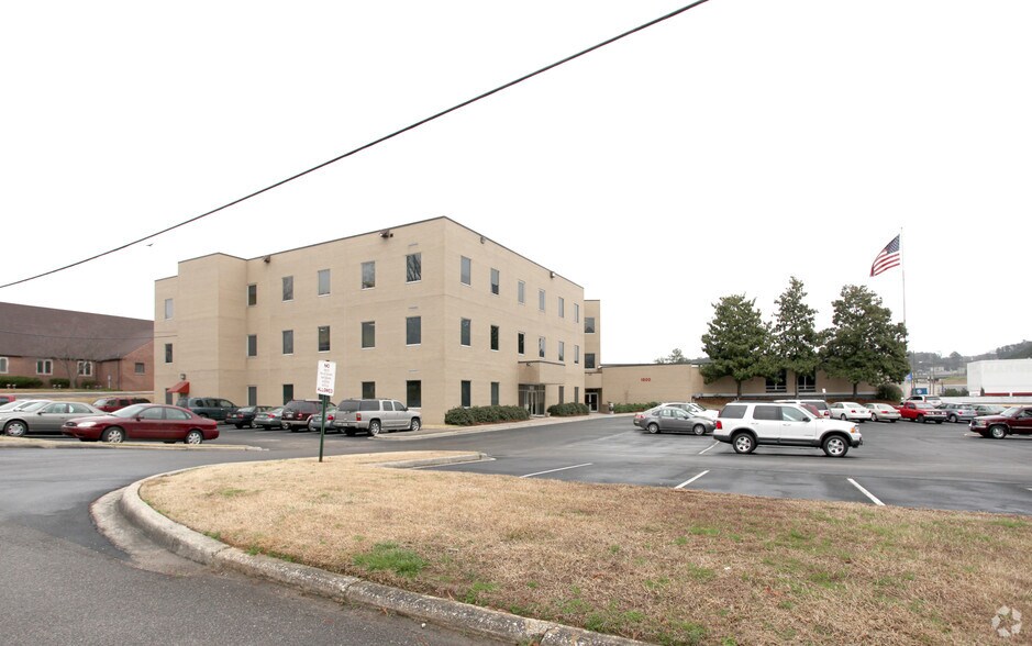 More Photos Of 1900-1950 Crestwood Blvd, Birmingham Office For Lease