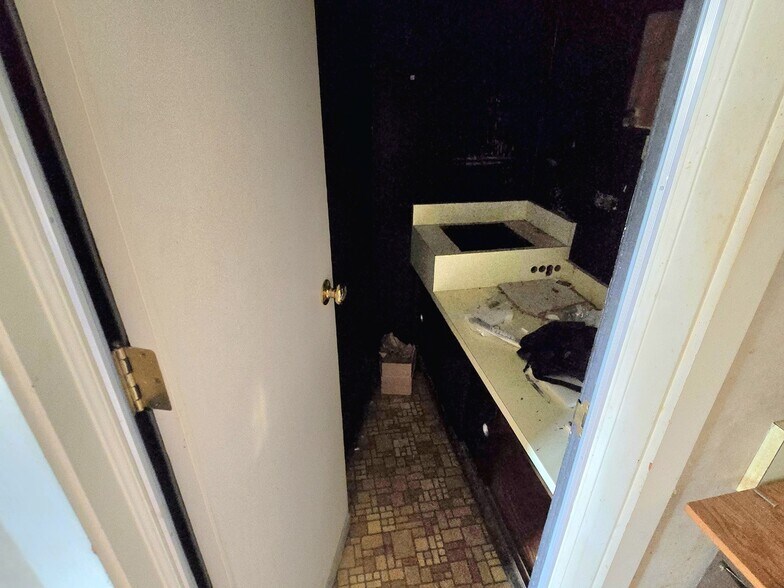 More Photos Of 420 Long Hill Rd, Groton Medical For Sale