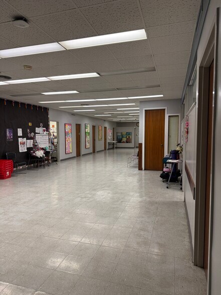More Photos Of 706 N Main St, Rockford Medical For Lease