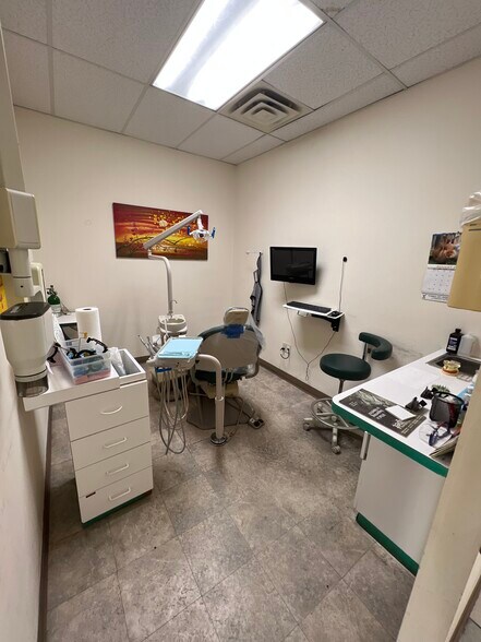 More Photos Of 1110 Pennsylvania Ave, Brooklyn Unknown For Lease