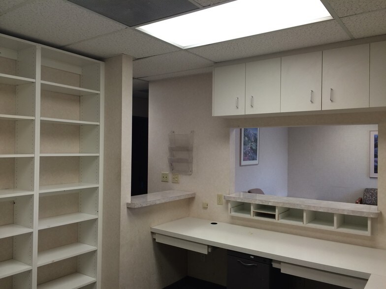 More Photos Of 2412 N Ponderosa Dr, Camarillo Medical For Lease