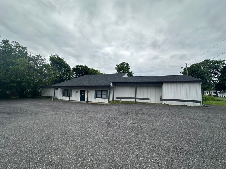 More Photos Of 5900 E Seneca Tpke, Jamesville Freestanding For Sale