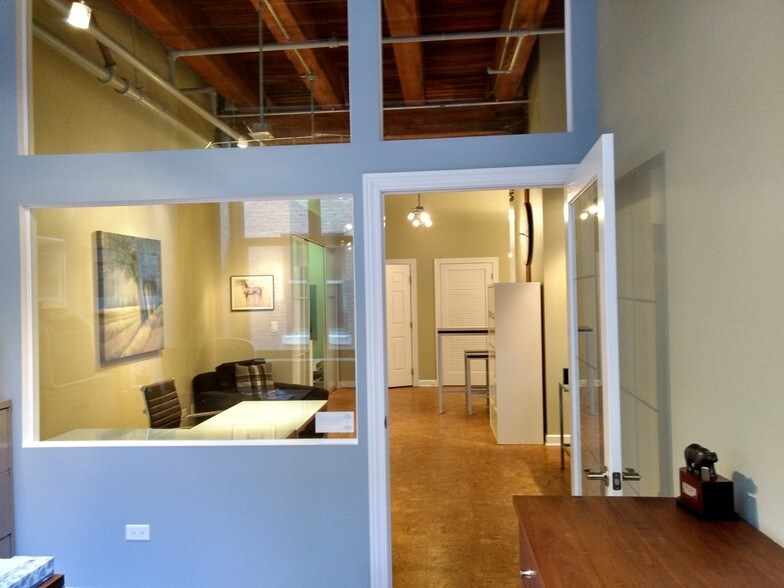 More Photos Of 824 W Superior St, Chicago Office Residential For Sale
