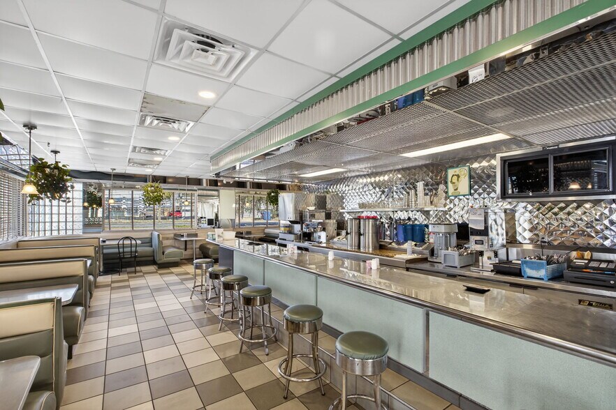 More Photos Of 4040 US Highway 27 S, Sebring Restaurant For Sale