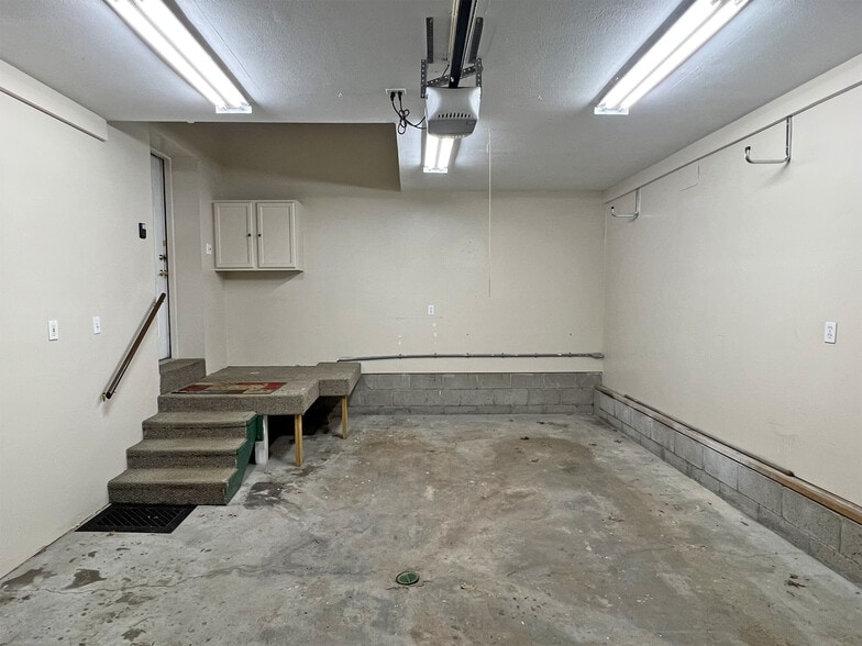 More Photos Of 3567 W 26th St, Erie Freestanding For Sale