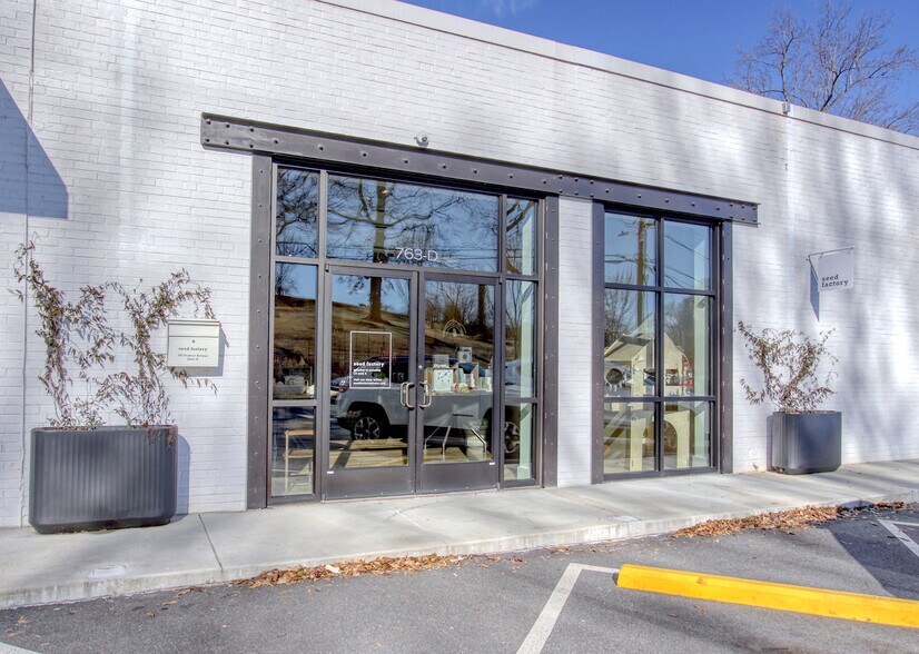 More Photos Of 763-765 Trabert Ave NW, Atlanta General Retail For Lease