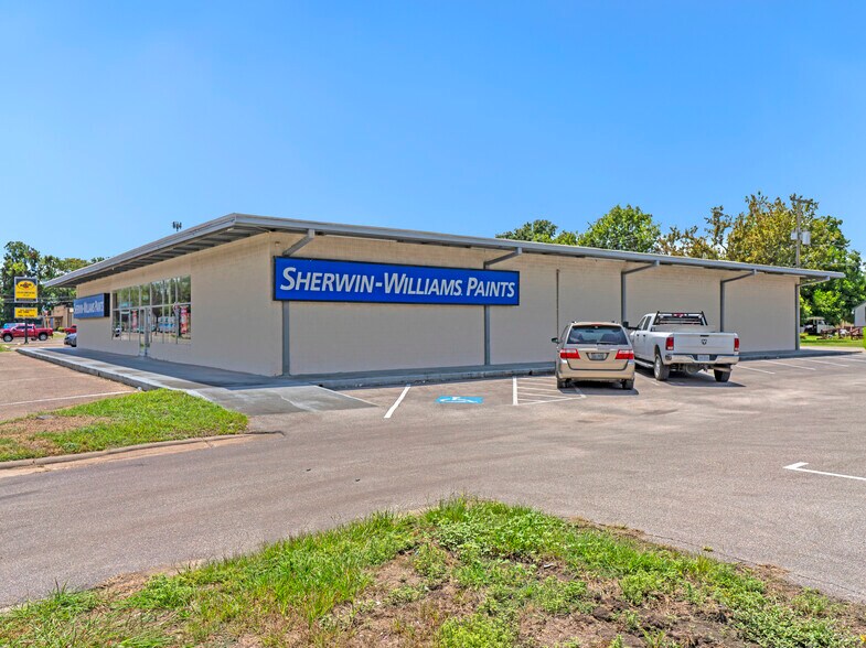 More Photos Of 2900 Avenue F, Bay City Freestanding For Sale