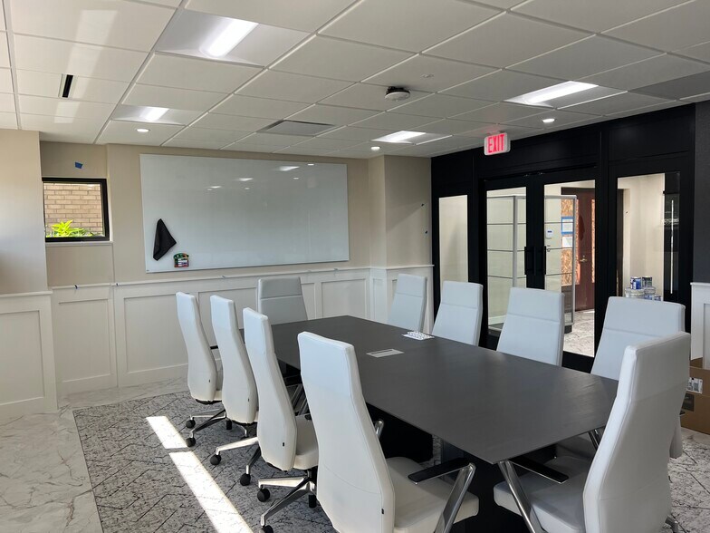 More Photos Of 20300 W 12 Mile Rd, Southfield Office For Lease