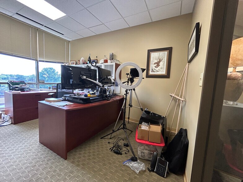 More Photos Of 4755 Lake Forest Dr, Blue Ash Office For Lease
