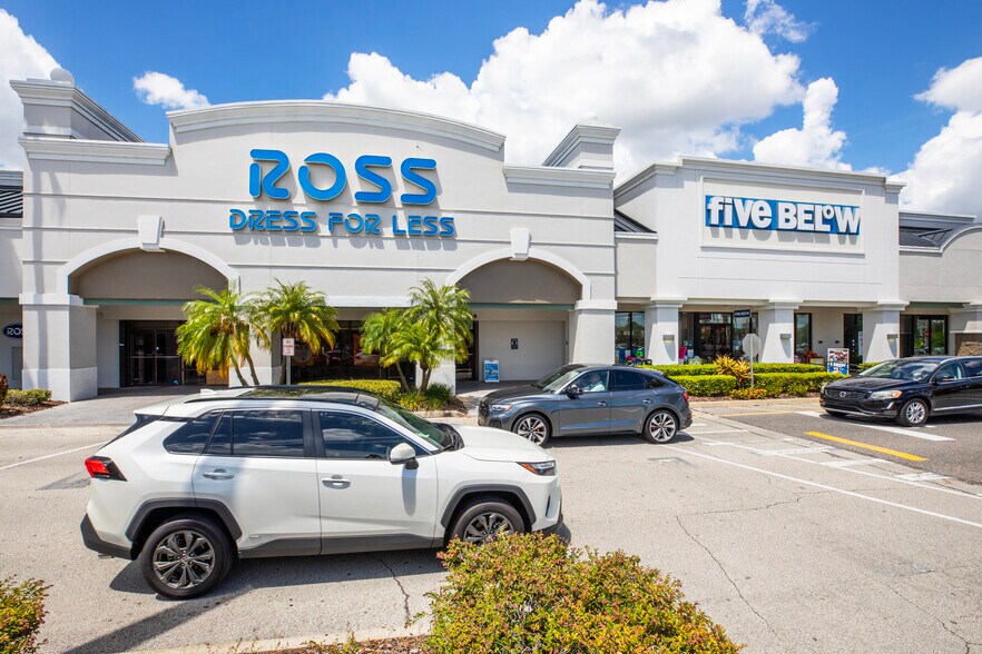 More Photos Of 1455 Semoran Blvd, Casselberry Storefront For Lease