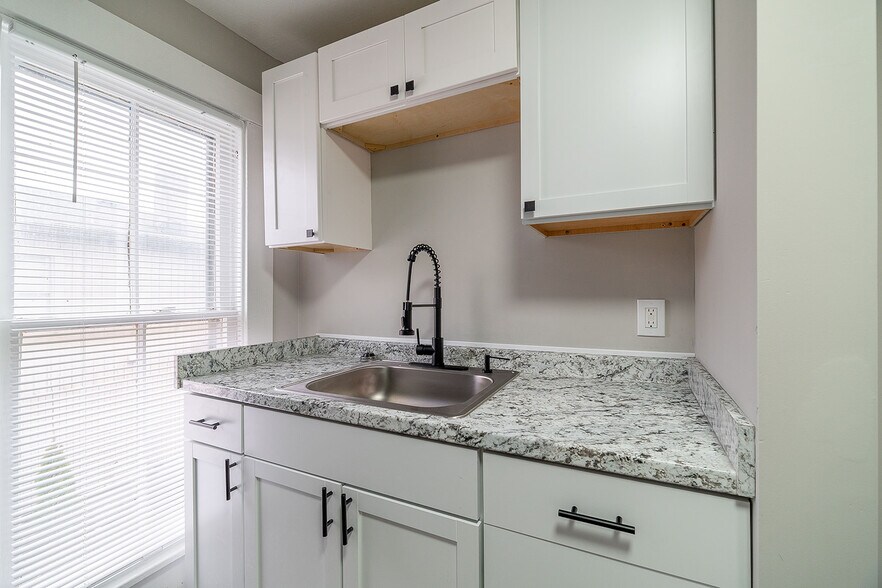 More Photos Of 16-20 W Park St, Westerville Apartments For Sale