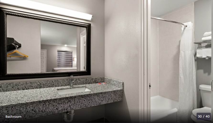 More Photos Of 2620 Santa Ursula Ave, Laredo Hotel For Sale