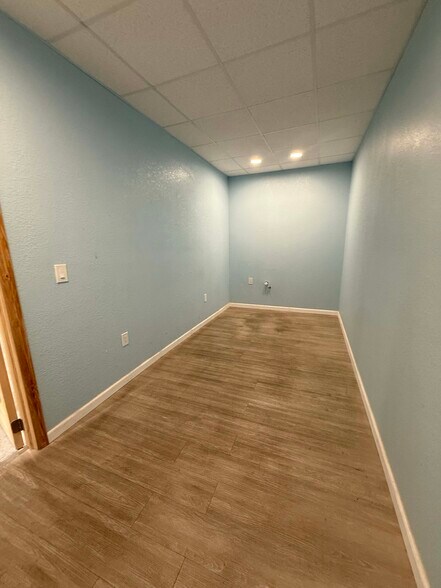 More Photos Of 1356 Bennett Dr, Longwood Distribution For Lease