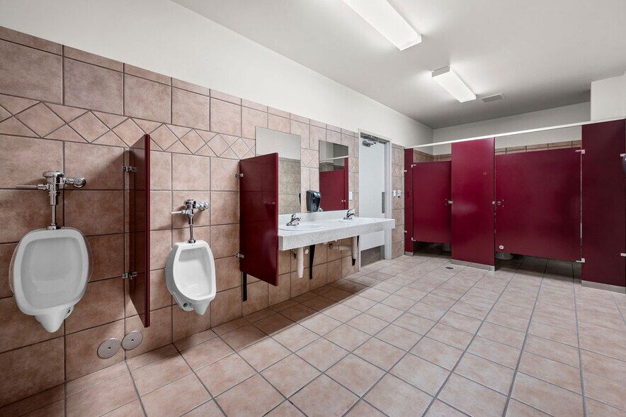 More Photos Of 787 Valley Ct, Grand Junction Office For Lease