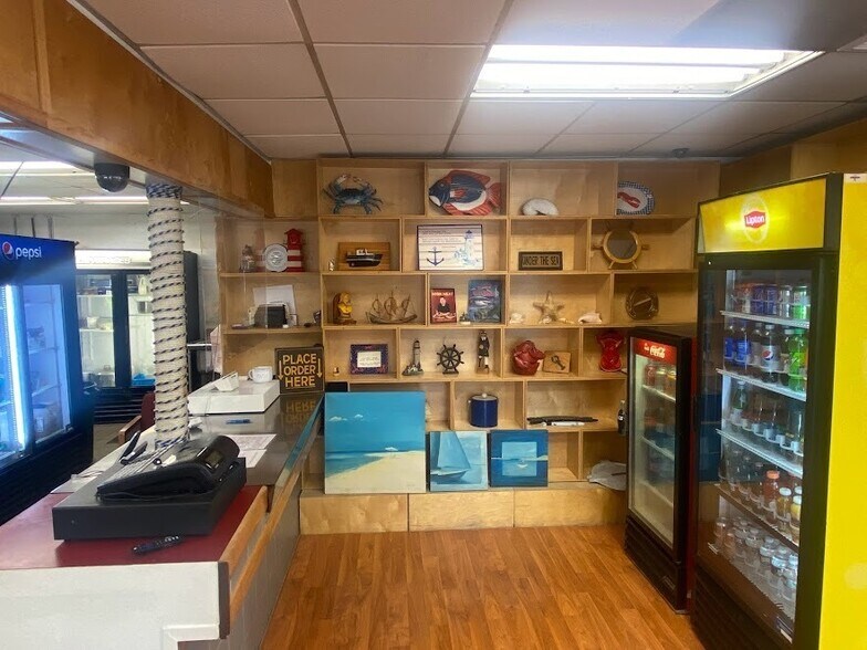 More Photos Of 251 Elm St, Milford Restaurant For Sale